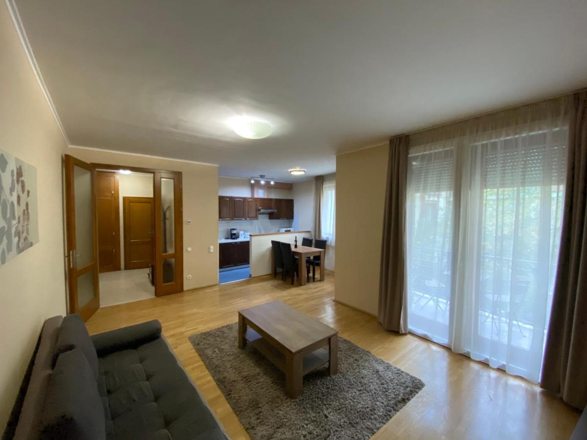 Gozsdu Apartment - Eszterhaz Будапеща Екстериор снимка