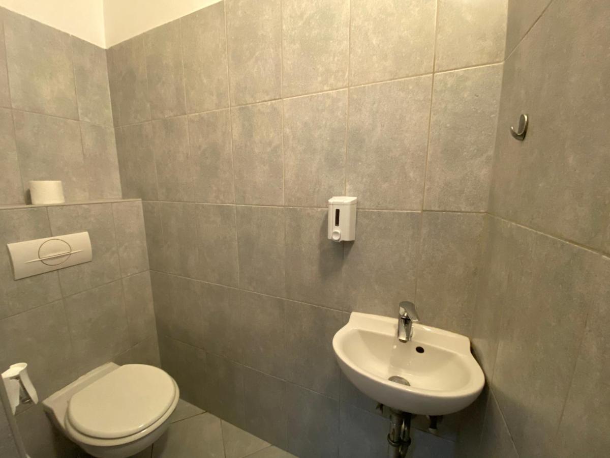 Gozsdu Apartment - Eszterhaz Будапеща Екстериор снимка