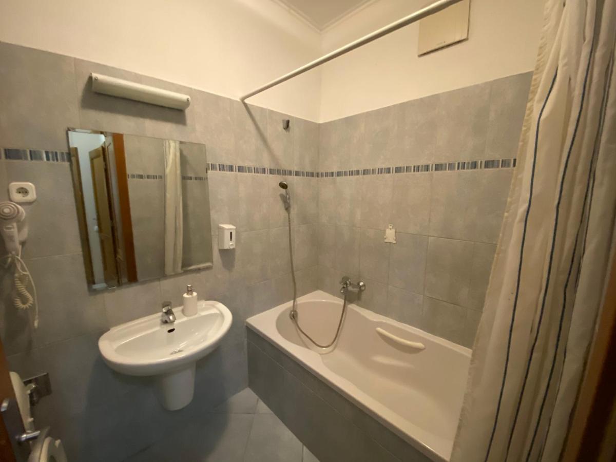 Gozsdu Apartment - Eszterhaz Будапеща Екстериор снимка